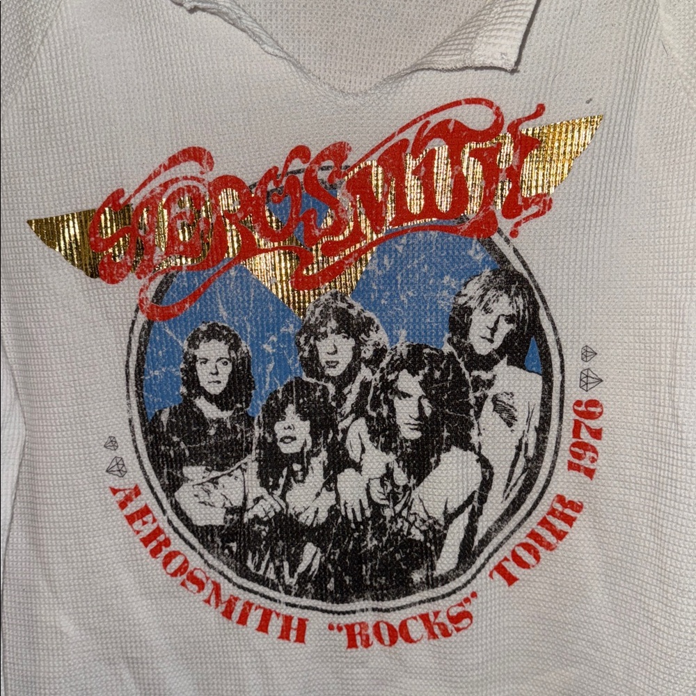 NWT PINK VS Knit Riot V-neck Aerosmith Graphic Women's Top - Picture 2 of 5